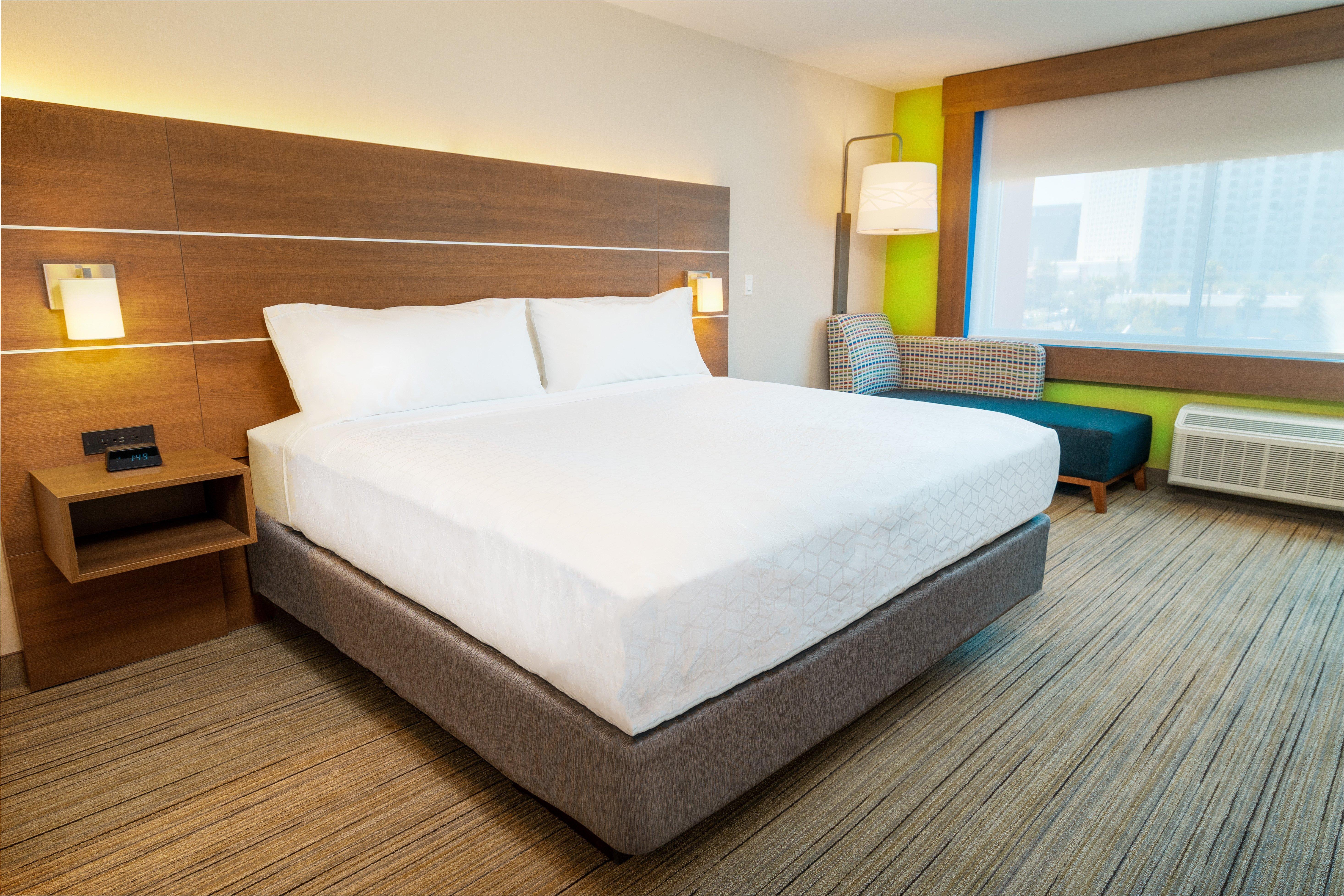Holiday Inn Express & Suites - Las Vegas - E Tropicana By Ihg Exterior foto